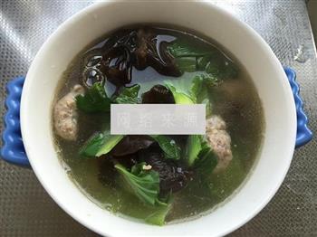 油菜丸子汤怎么做，油菜丸子汤怎么做好吃，油菜丸子汤做法