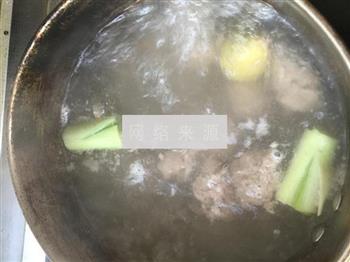 油菜丸子汤怎么做，油菜丸子汤怎么做好吃，油菜丸子汤做法