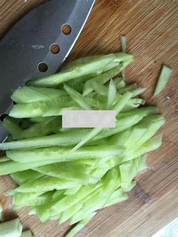 肉丝黄瓜疙瘩汤怎么做，肉丝黄瓜疙瘩汤怎么做好吃，肉丝黄瓜疙瘩汤做法