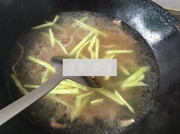 肉丝黄瓜疙瘩汤怎么做，肉丝黄瓜疙瘩汤怎么做好吃，肉丝黄瓜疙瘩汤做法