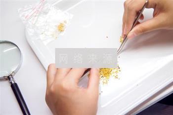 桂花冰糖燕窝怎么做，桂花冰糖燕窝怎么做好吃，桂花冰糖燕窝做法