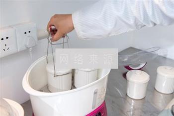 桂花冰糖燕窝怎么做，桂花冰糖燕窝怎么做好吃，桂花冰糖燕窝做法
