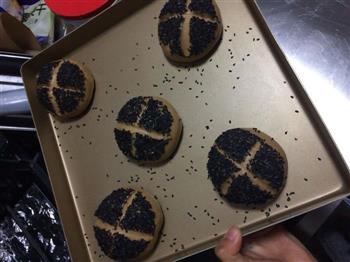 巧克力十字花豆沙黑芝麻面包怎么做，巧克力十字花豆沙黑芝麻面包怎么做好吃，巧克力十字花豆沙黑芝麻面包做法