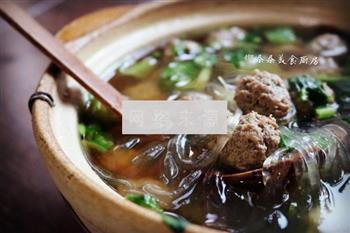 羊肉丸子汤怎么做，羊肉丸子汤怎么做好吃，羊肉丸子汤做法