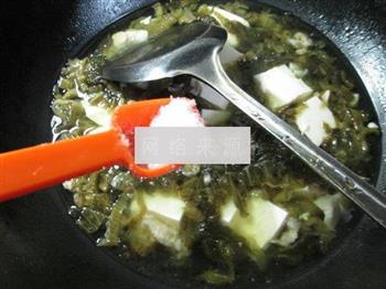 猪肉酸菜豆腐汤怎么做，猪肉酸菜豆腐汤怎么做好吃，猪肉酸菜豆腐汤做法