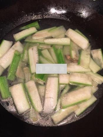 丝瓜丸子汤怎么做，丝瓜丸子汤怎么做好吃，丝瓜丸子汤做法