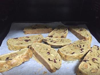 意式蔓越莓杏仁脆饼怎么做，意式蔓越莓杏仁脆饼怎么做好吃，意式蔓越莓杏仁脆饼做法