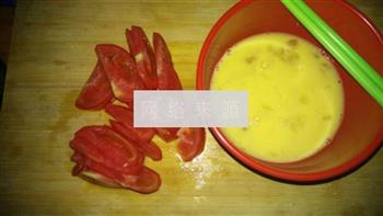 西红柿鸡蛋银耳汤怎么做，西红柿鸡蛋银耳汤怎么做好吃，西红柿鸡蛋银耳汤做法