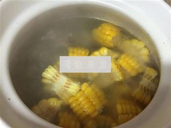 胡萝卜玉米排骨甜汤怎么做，胡萝卜玉米排骨甜汤怎么做好吃，胡萝卜玉米排骨甜汤做法