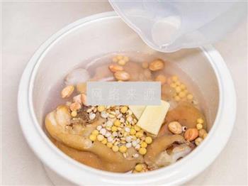猪脚薏米汤怎么做，猪脚薏米汤怎么做好吃，猪脚薏米汤做法