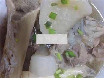 白罗卜筒骨汤怎么做，白罗卜筒骨汤怎么做好吃，白罗卜筒骨汤做法