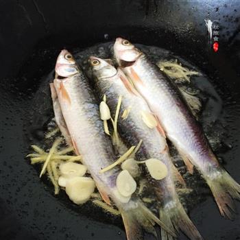 香煎豆豉鲮鱼怎么做，香煎豆豉鲮鱼怎么做好吃，香煎豆豉鲮鱼做法