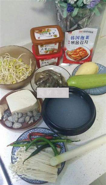 韩式海鲜大酱汤怎么做，韩式海鲜大酱汤怎么做好吃，韩式海鲜大酱汤做法