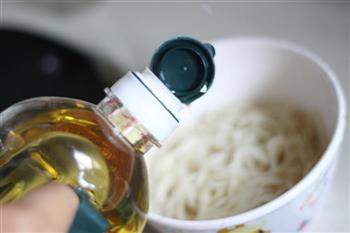 自制椒盐干脆面怎么做，自制椒盐干脆面怎么做好吃，自制椒盐干脆面做法