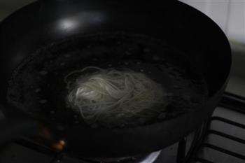 自制椒盐干脆面怎么做，自制椒盐干脆面怎么做好吃，自制椒盐干脆面做法