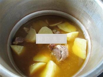 土豆牛排骨汤怎么做，土豆牛排骨汤怎么做好吃，土豆牛排骨汤做法