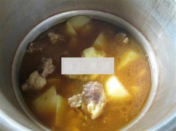 土豆牛排骨汤怎么做，土豆牛排骨汤怎么做好吃，土豆牛排骨汤做法