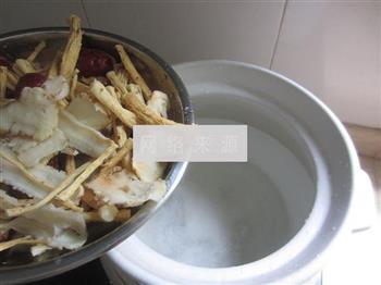 药膳鸡爪汤怎么做，药膳鸡爪汤怎么做好吃，药膳鸡爪汤做法