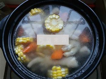 鸡脚瘦肉玉米汤怎么做，鸡脚瘦肉玉米汤怎么做好吃，鸡脚瘦肉玉米汤做法