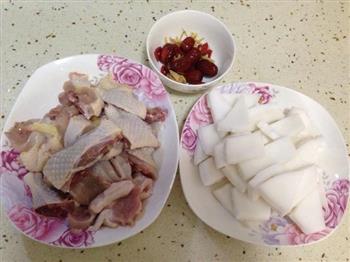 椰子煲鸡怎么做，椰子煲鸡怎么做好吃，椰子煲鸡做法