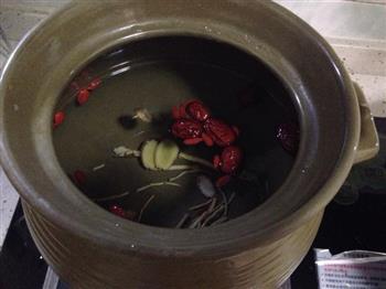 椰子煲鸡怎么做，椰子煲鸡怎么做好吃，椰子煲鸡做法