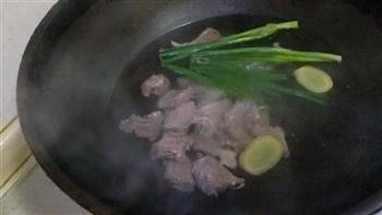 双菇牛腱汤怎么做，双菇牛腱汤怎么做好吃，双菇牛腱汤做法