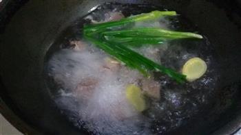 双菇牛腱汤怎么做，双菇牛腱汤怎么做好吃，双菇牛腱汤做法