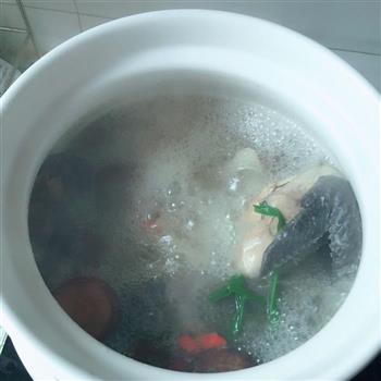 乌鸡煲怎么做，乌鸡煲怎么做好吃，乌鸡煲做法