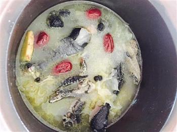 红枣银耳乌鸡汤怎么做，红枣银耳乌鸡汤怎么做好吃，红枣银耳乌鸡汤做法