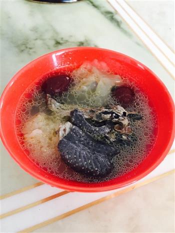 红枣银耳乌鸡汤怎么做，红枣银耳乌鸡汤怎么做好吃，红枣银耳乌鸡汤做法