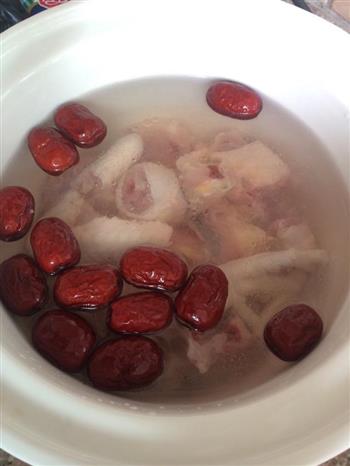 红枣枸杞鸡汤怎么做，红枣枸杞鸡汤怎么做好吃，红枣枸杞鸡汤做法
