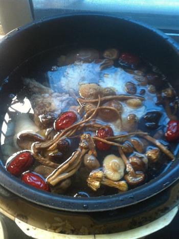 百菌鸡汤怎么做，百菌鸡汤怎么做好吃，百菌鸡汤做法