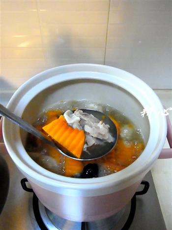鱼鳔南瓜排骨汤怎么做，鱼鳔南瓜排骨汤怎么做好吃，鱼鳔南瓜排骨汤做法
