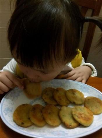 葱香土豆小饼怎么做，葱香土豆小饼怎么做好吃，葱香土豆小饼做法