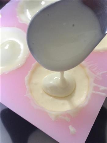 卡通萌版冰淇淋月饼怎么做，卡通萌版冰淇淋月饼怎么做好吃，卡通萌版冰淇淋月饼做法