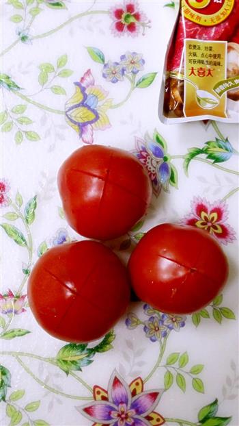 西红柿紫菜鸡蛋虾皮汤怎么做，西红柿紫菜鸡蛋虾皮汤怎么做好吃，西红柿紫菜鸡蛋虾皮汤做法
