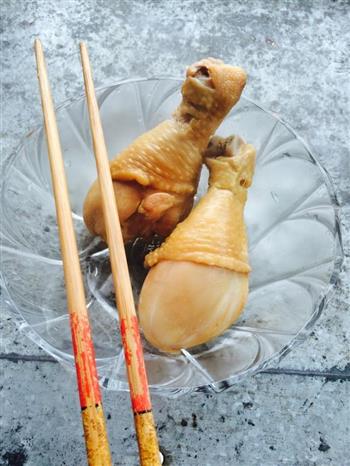 香菇炖鸡腿怎么做，香菇炖鸡腿怎么做好吃，香菇炖鸡腿做法