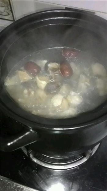 干贝香菇鸡汤怎么做，干贝香菇鸡汤怎么做好吃，干贝香菇鸡汤做法