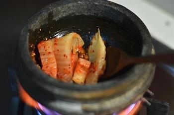 辣白菜年糕汤怎么做，辣白菜年糕汤怎么做好吃，辣白菜年糕汤做法