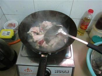 广东老火莲藕骨头汤怎么做，广东老火莲藕骨头汤怎么做好吃，广东老火莲藕骨头汤做法