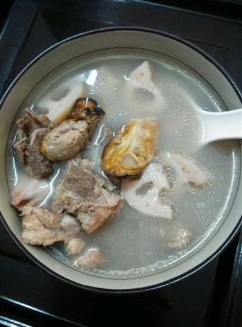 莲藕骨头蠔鼓汤怎么做，莲藕骨头蠔鼓汤怎么做好吃，莲藕骨头蠔鼓汤做法
