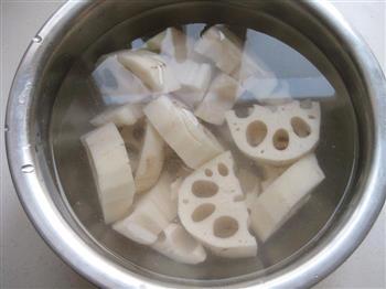 红豆莲藕汤怎么做，红豆莲藕汤怎么做好吃，红豆莲藕汤做法