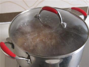 红豆莲藕汤怎么做，红豆莲藕汤怎么做好吃，红豆莲藕汤做法
