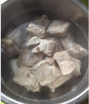 双莲炖排骨怎么做，双莲炖排骨怎么做好吃，双莲炖排骨做法
