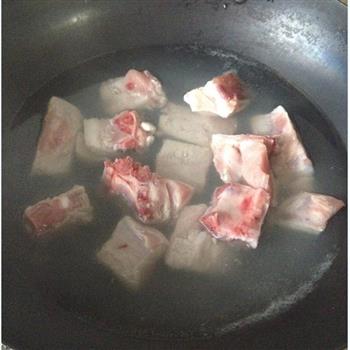 双莲炖排骨怎么做，双莲炖排骨怎么做好吃，双莲炖排骨做法