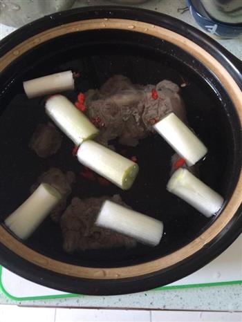 牛尾煲萝卜汤怎么做，牛尾煲萝卜汤怎么做好吃，牛尾煲萝卜汤做法