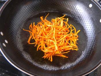 鲜虫草玉米煲排骨怎么做，鲜虫草玉米煲排骨怎么做好吃，鲜虫草玉米煲排骨做法