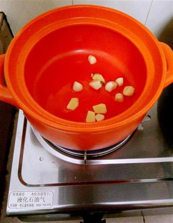 野味砂煲鸡煲怎么做，野味砂煲鸡煲怎么做好吃，野味砂煲鸡煲做法