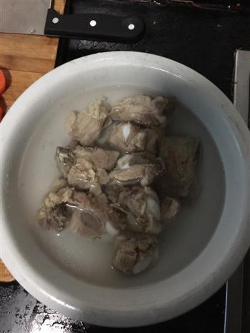玉米排骨烫怎么做，玉米排骨烫怎么做好吃，玉米排骨烫做法
