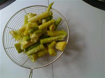 腊肉一品锅怎么做，腊肉一品锅怎么做好吃，腊肉一品锅做法